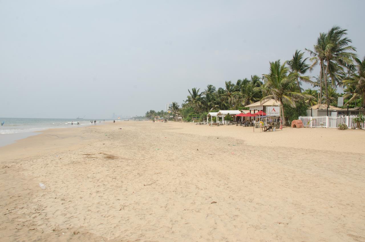 Colombo Lavinia Beach Hostel Dehiwala-Mont Lavinia Extérieur photo